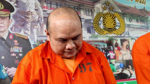 Eks anggota dewan Gianyar I Made Dana ditangkap polisi karena melakukan penipuan dengan menjanjikan lulus PNS tanpa tes. (I Wayan Sui Suadnyana/detikBali)