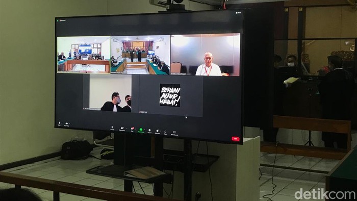 Eks Wali Kota Jogja Haryadi Suyuti jalani sidang kasus suap.