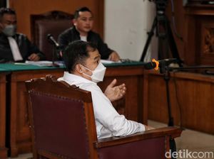 AKBP Arif Patahkan Laptop yang Tadinya Berisi Rekaman CCTV Kasus Sambo