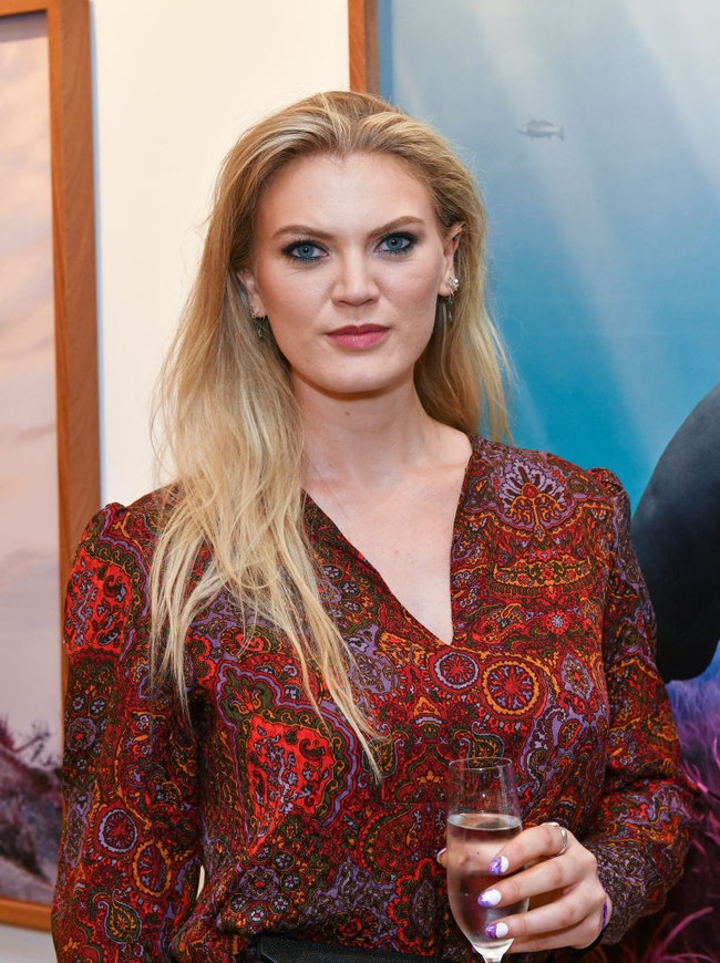 Ella Loudon berkarier di dunia hiburan seperti sang ayah dan ibu. Pernah bekerja sebagai paramedis, dia kini seorang model dan mulai membintangi film. Foto: Getty Images