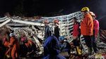 Suasana Evakuasi Korban Tewas Tertimbun Longsor di Banjarnegara