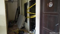 Saksi bernama Marzuki mengaku mendengar bunyi seperti petir. Dia kemudian mengecek dan melihat korban sudah telungkup dan masih ada api di punggungnya.