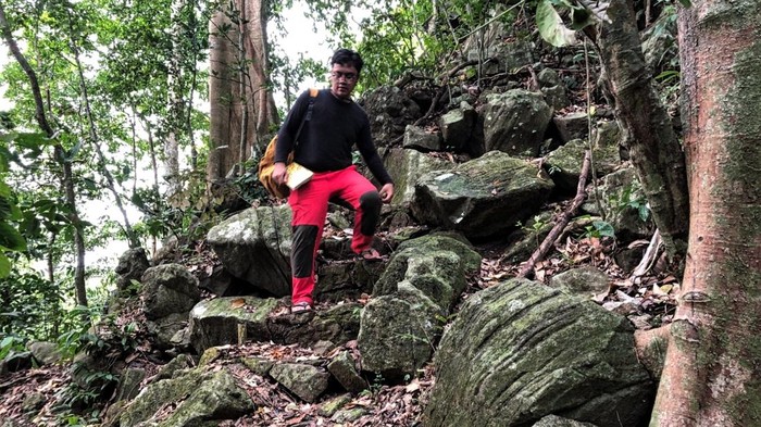 Gunung Tangkil.