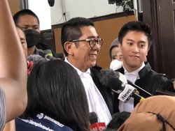 Tengah menangani kasus besar yang menjadi perhatian publik, ia menegaskan akan menangani kasus ini dengan penuh integritas. Case yang saya pegang sekarang kan cukup fenomenal dan itu sebuah pencapaian bagi saya, saya tetap berusaha bagaimana caranya bisa menjalani dan menangani case ini dengan penuh integritas dan profesionalitas, tegas Sangun Ragahdo. Foto: Hanafi/detikcom