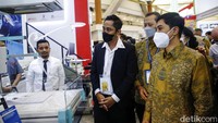 Wakil Menteri Kesehatan dr Dante Saksono Harbuwono meninjau pameran alat kesehatan di JCC, Jakarta.