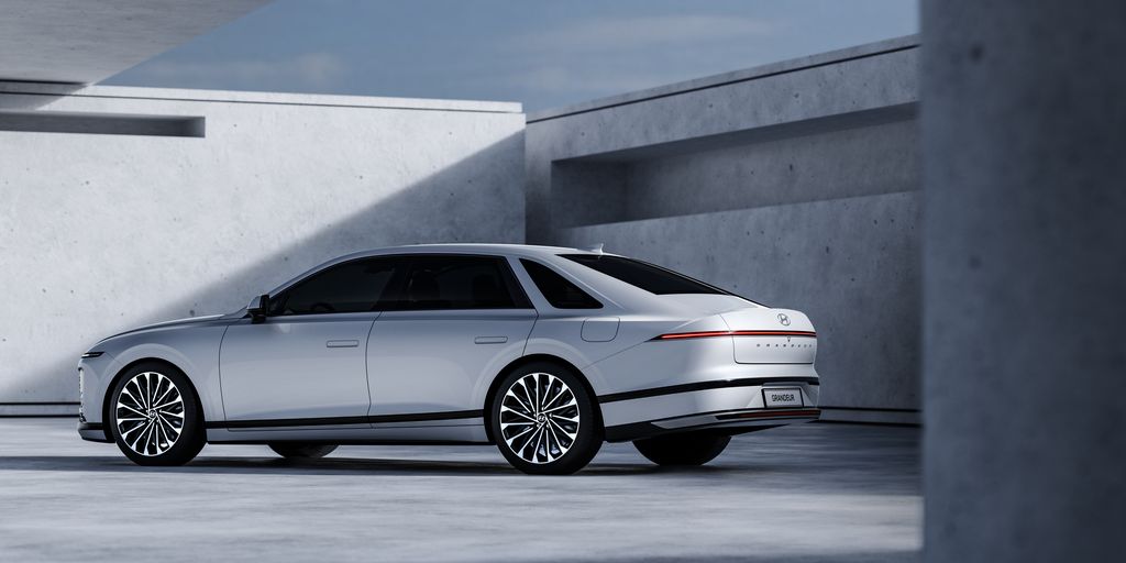 Hyundai Grandeur, Sedan Flagship Hyundai Tampang Mirip Staria