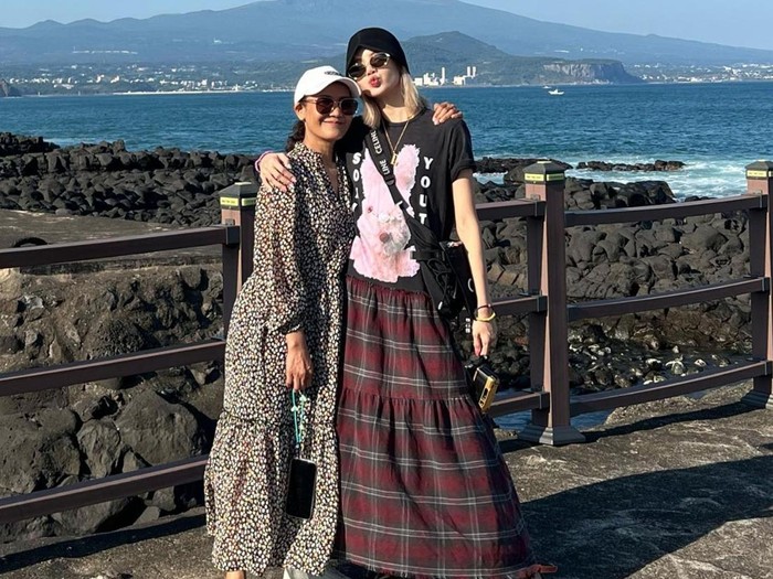 Ibu Lisa BLACKPINK