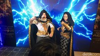 Adam dan Inul mengaku memang hobi menyaksikan film superhero.