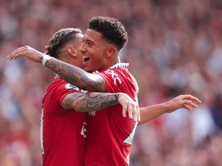 Ada beberapa nama yang diproyeksi untuk memakai nomor punggung tujuh selanjutnya. Bisa jadi salah satu dua penyerang sayap, antara Antony atau Jadon Sancho (Getty Images)
