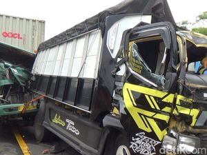 Tabrakan Beruntun di Tol Cipularang Purwakarta,  3 Orang Terluka