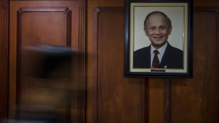 PT Industri Pesawat Terbang Nusantara (IPTN) atau saat ini dikenal dengan nama PT Dirgantara Indonesia (Persero) atau PTDI pun hadir mengepakkan sayapnya. Pesawat CN235, NC212i, N219 Nurtanio hingga Helikopter AS565 MBe menjadi andalan yang terus diproduksi.