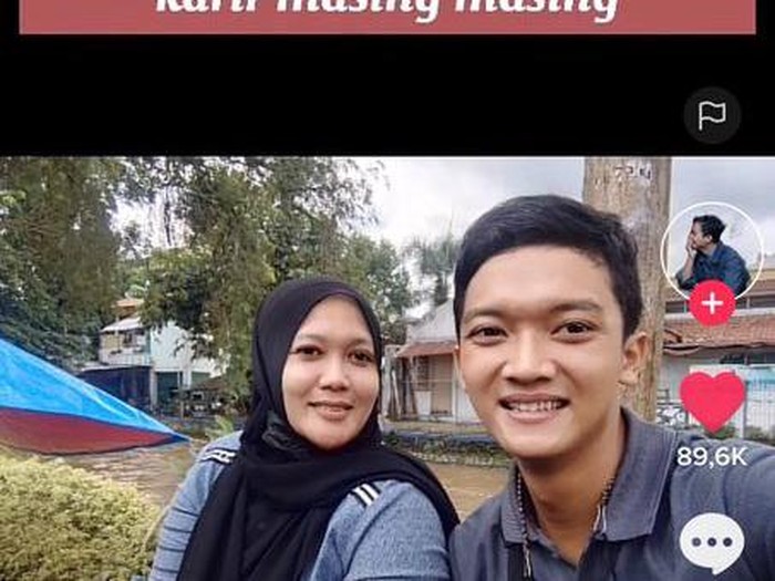 Kisah pasangan viral, pria yang menikah dengan gurunya beda usia 20 tahun. Kisah pasangan viral, pria yang menikah dengan gurunya beda usia 20 tahun.