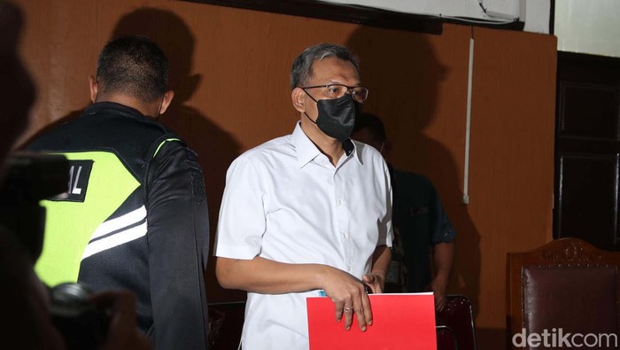 Kombes Agus Nurpatria Adi Purnama menjalani sidang dakwaan di PN Jaksel. Agus Nurpatria didakwa merusak CCTV yang menghalangi penyidikan kasus pembunuhan Yosua.