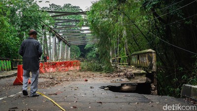 Kondisi Terkini Tebing Longsor di Ujung Jembatan Cisadane