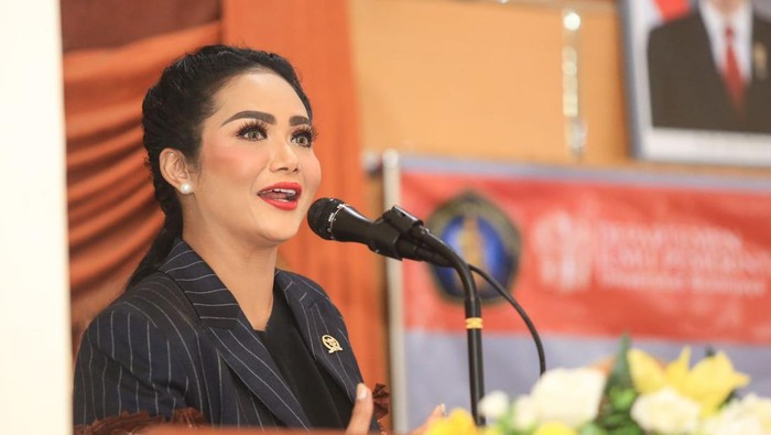 Krisdayanti jadi Dosen Tamu FISIP Universitas Brawijaya