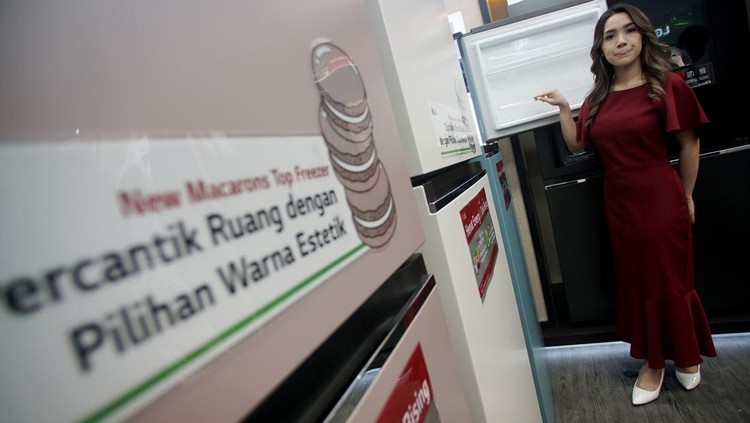 Kulkas LG Macaron Tawarkan Warna Baru untuk Dapur Modern PT. LG Electronics Indonesia (LG) resmi mengumumkan ketersediaan kulkas LG Macaron untuk pasar Indonesia. Selain membawa kesegaran warna yang terinspirasi penganan manis asal Perancis, kulkas dua pintu terbaru LG ini pun membawa serta berbagai inovasi teknologi khas LG dalam tubuhnya.