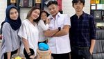 Momen Kulineran Seru Keluarga Brigjen Hendra Kurniawan dan Seali Syah