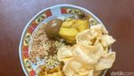 10 Tempat Makan Nasi Uduk Enak yang Buka Malam sampai Dini Hari