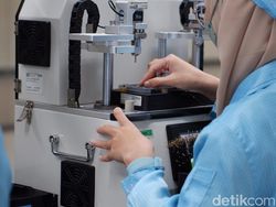 Intip Proses Pembuatan Oppo A77s Made in Tangerang