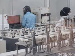 Intip Proses Pembuatan Oppo A77s Made in Tangerang