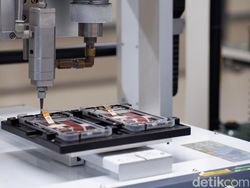 Intip Proses Pembuatan Oppo A77s Made in Tangerang