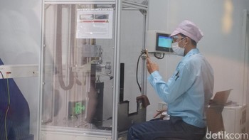 Alat uji tes jatuh. Foto: Adi Fida Rahman/detikINET