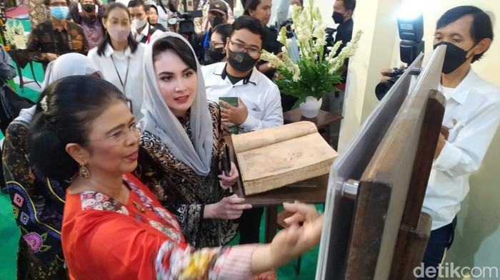 Suasana Festival Batik Tahun 2022 di Jogja Expo Center (JEC), Kapanewon Banguntapan, Kabupaten Bantul, Rabu (19/10/2022).