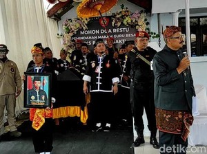 Gema Selawat Iringi Pemindahan Makam Guru Besar Perguruan Silat Kera Sakti