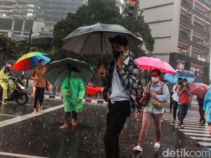 Hujan di Jakarta Awet Banget, Kapan Redanya? Ini Prediksi BMKG