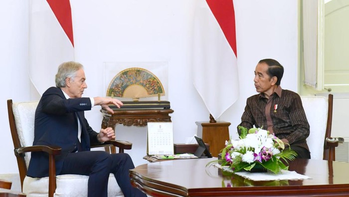 Presiden Joko Widodo (Jokowi) menerima Dewan Penasihat Ibu Kota Nusantara (IKN), Tony Blair, di Istana Merdeka, Jakarta Pusat.