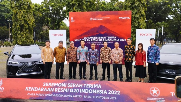 PT Toyota-Astra Motor (TAM) resmi menyerahkan 143 unit mobil listrik full baterai (Battery Electric Vehicle) kepada pemerintah untuk mendukung KTT G20 Bali.
