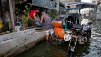 Beberapa jalan di Hagonoy di luar ibu kota Manila tidak dapat dilalui dalam beberapa tahun terakhir. Bahkan jika curah hujan sangat tinggi, beberapa wilayah di Hagonoy dilanda banjir dengan ketinggian mencapai 2 meter.