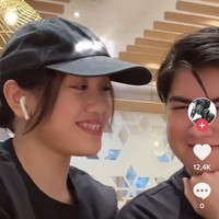 Di beberapa video Sean sendiri masih terlihat sedikit malu-malu. Sean merupakan anak pertama Olla Ramlan dengan mantan suaminya, Alex Tian yang lahir pada Juni 2005. Foto: TikTok/@seanmikaelalexander