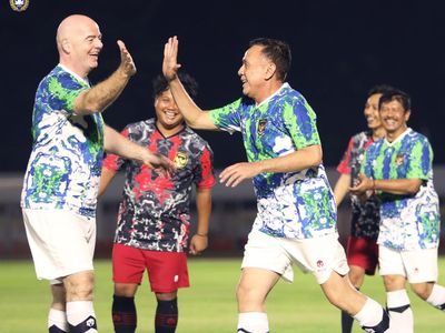 Fun Football Presiden FIFA-Iwan Bule di Tengah Duka Tragedi Kanjuruhan