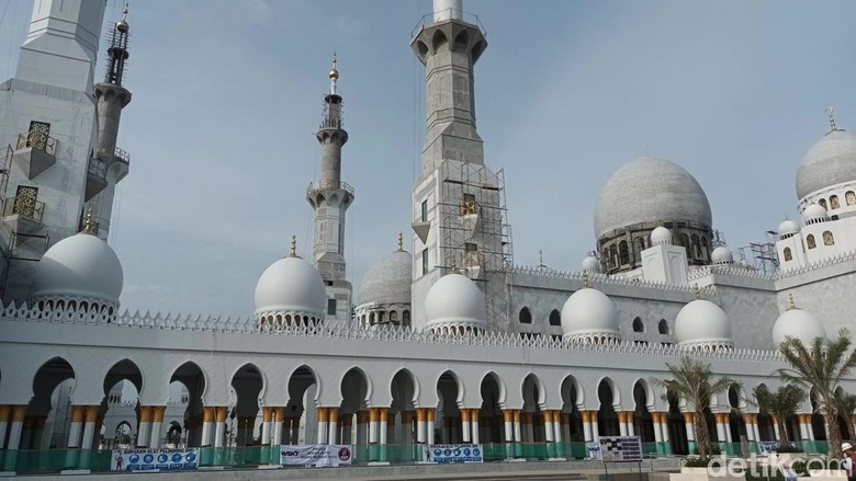 Suasana Masjid Sheikh Zayed Al-Nahyan, Gilingan, Solo, Rabu (18/10/2022).