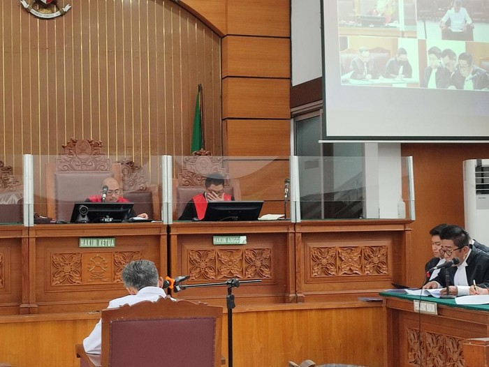 Suasana Sidang Hendra Kurniawan (Wilda-detikcom)