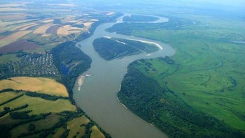 Sungai Ob-Irtysh atau singkatnya Sungai Ob adalah satu dari sungai utama Siberia. Sungai ini mengalir ke Laut Arktik dan memiliki panjang 5.410 km. Foto: Dok. Siberia