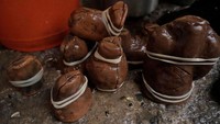 Setelah dicetak, didiamkan terlebih dahulu hingga mengeras.