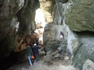 Goa Batu Cermin, Pesona Alam Unik nan Menakjubkan di Labuan Bajo