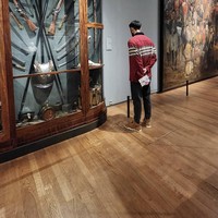 Selama di Belanda Wulan Guritno dan Sabda Ahessa tampak mengunjungi sejumlah tempat wisata, salah satunya museum. Dalam salah satu unggahan di Instagram Storynya terlihat Wulan yang sempat memotret Sabda dari belakang ketika tengah berada di salah satu museum di sana. Foto: Instagram/@wulanguritno