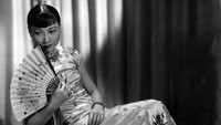 Kariernya di Hollywood terbilang bersinar dan ikonik hingga disebut-sebut sebagai aktris Asia-Amerika pertama. (Foto: Pictures From History/Universal /Pictures from History)
