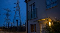 Perusahaan utilitas Inggris, National Grid, mengatakan bahwa rumah tangga di Inggris mungkin menghadapi pemadaman listrik musim dingin ini hingga tiga jam setiap kali, jika pasokan gas menipis.
