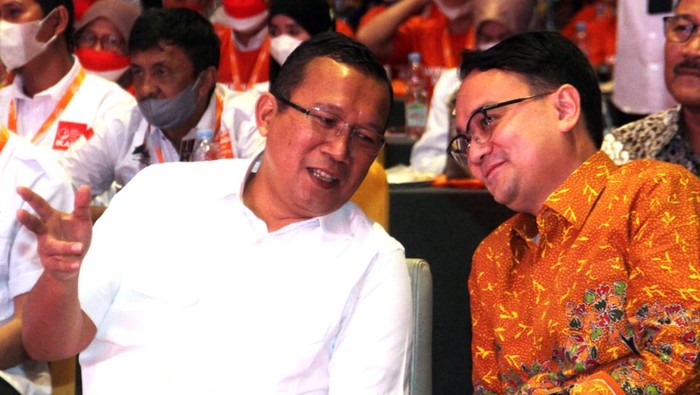 Asyik, Giliran Pedagang Pasar yang Punya Rumah Bank BTN siap memberikan pembiayaan rumah kepada para pedagang pasar yang jumlahnya kini mencapai 17 juta orang se-Indonesia.
Bank BTN dengan IKAPPI telah berkolaborasi dalam penyelenggaraan program “Grebek Pasar”. Kini para pedagang pasar (pekerja informal) dapat memiliki hunian yang layak, sehat dan terjangkau dengan skema fasilitas KPR BP2BT yang merupakan program KPR bersubsidi uang muka dari pemerintah berbasis tabungan.