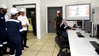 Menurut Jokowi saat ini pemerintah masih berhitung mengenai kapan akan menghentikan ekspor timah dalam bentuk bahan mentah.