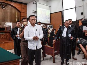 Jaksa Minta Hakim Tolak Keberatan Ricky Rizal