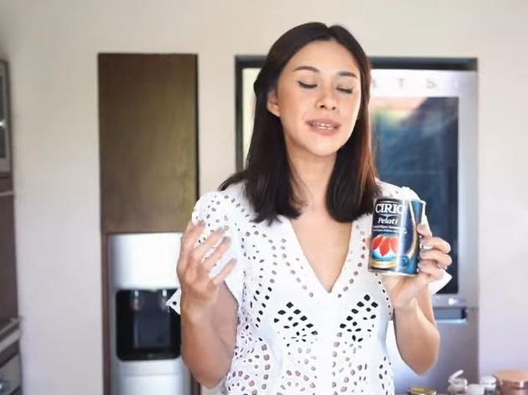 10 Sudut Kece Dapur Nana Mirdad dengan Konsep Terbuka dan Sejuk