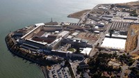 Pertama, ada penjara San Quentin di California, Amerika Serikat. Penjara ini dapat menampung sebanyak 3.800 narapidana.
