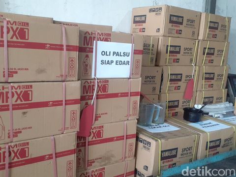 Dirreskrimsus Polda Jateng, Kombes Dwi Subayo, saat konferensi pers kasus oli bekas di Jalan Kayumanis Timur, Kamis (20/10/2022).