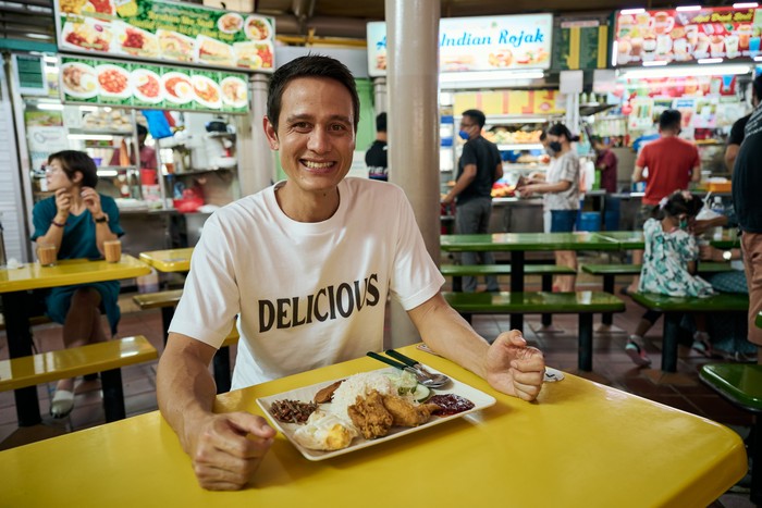 Food Vlogger Mark Weins, Ajak Kulineran Seru di Singapura Lewat ‘Food Affair’