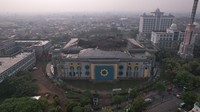 Kebakaran kubah Masjid JIC terjadi pada Rabu (19/10). Kebakaran itu menyebabkan kubah masjid ambruk.  
